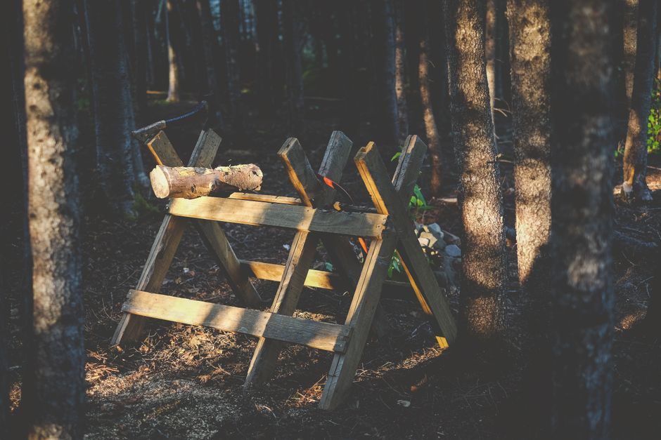 A Softwood Sawbuck for Bucking Firewood by Hand